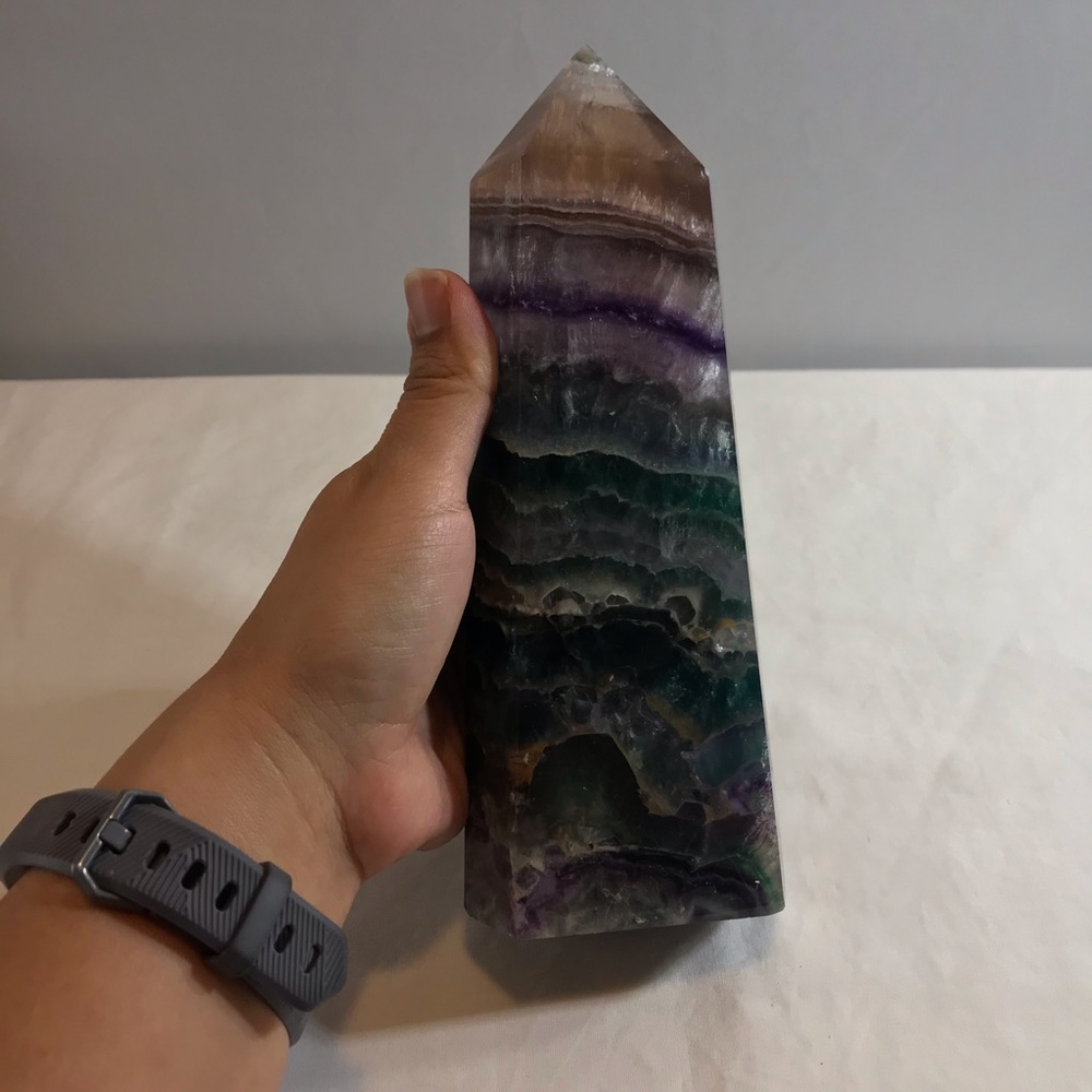 Rare rainbow fluorite obelisk🔴 - Picture 8 of 8